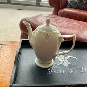 Toscano - Fleur de Les Coffee/Tea Pitcher